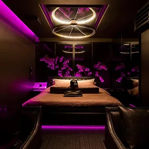 Design W Zip Club (adults Only) Love hotel